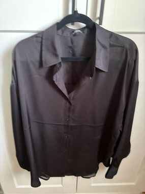 Women’s black  Button-Up Shirt - Classic Collared Shirt